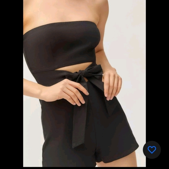 Urban Outfitters Camilia Black Strapless Romper Size Small - Picture 2 of 10